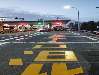 咸宁咸宁高速道路划线施工